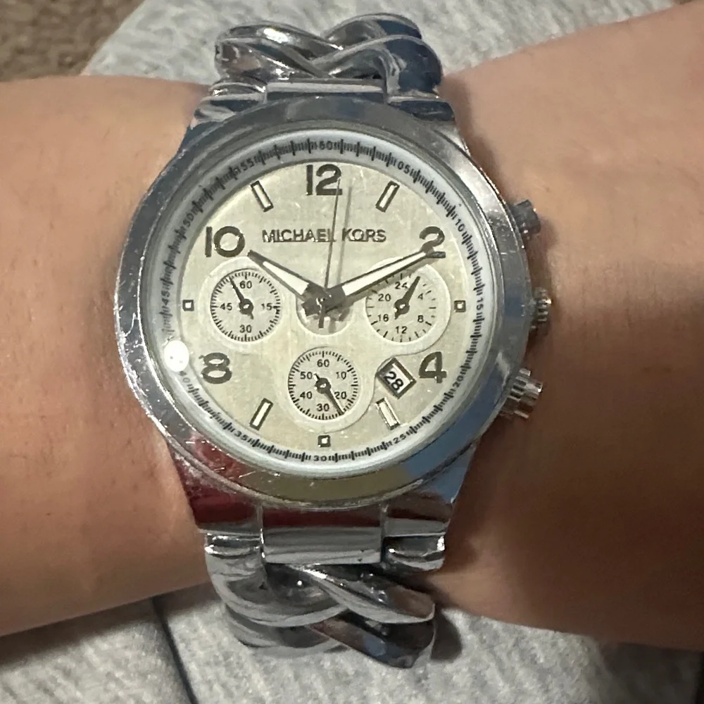 Michael Kors Silver Chain Bracelet Watch
